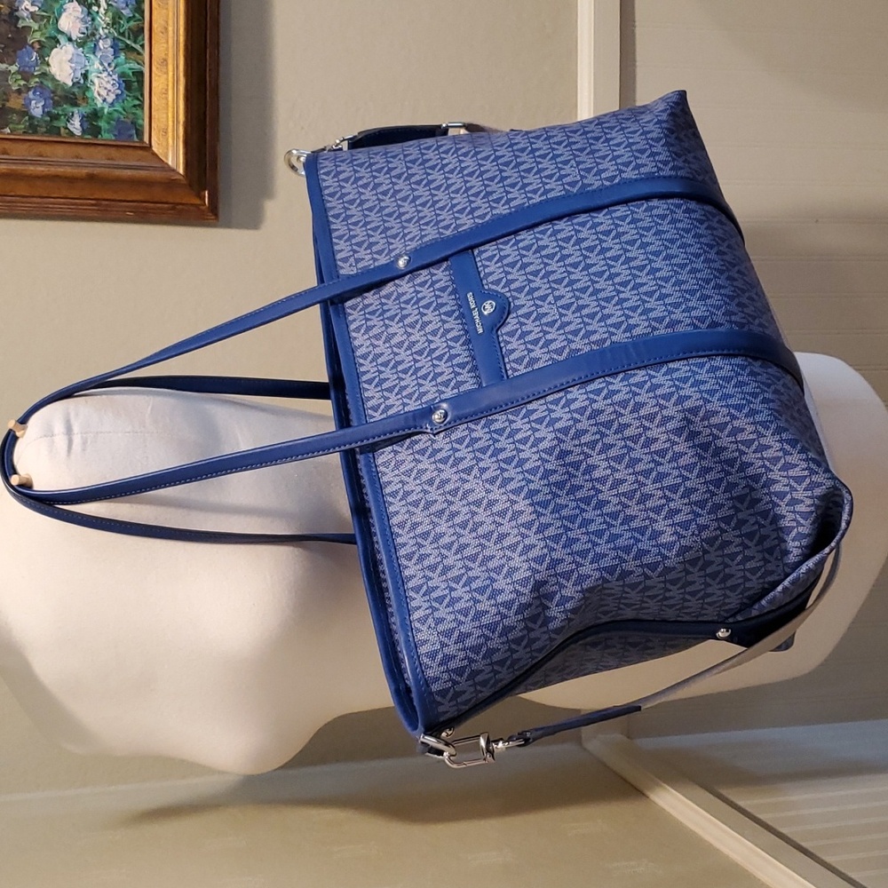 Like NEW Michael Kors large Beck travel tote